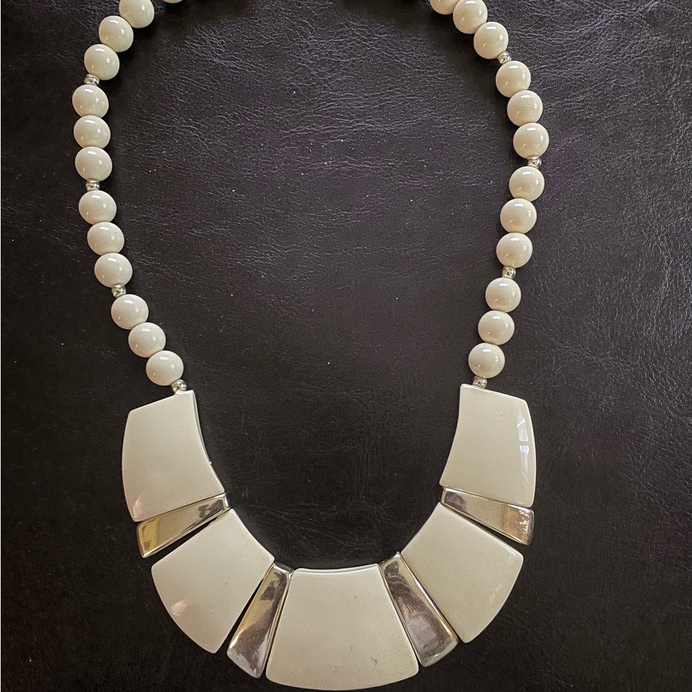 Vintage 1970 Napier Cream and Gold Necklace
